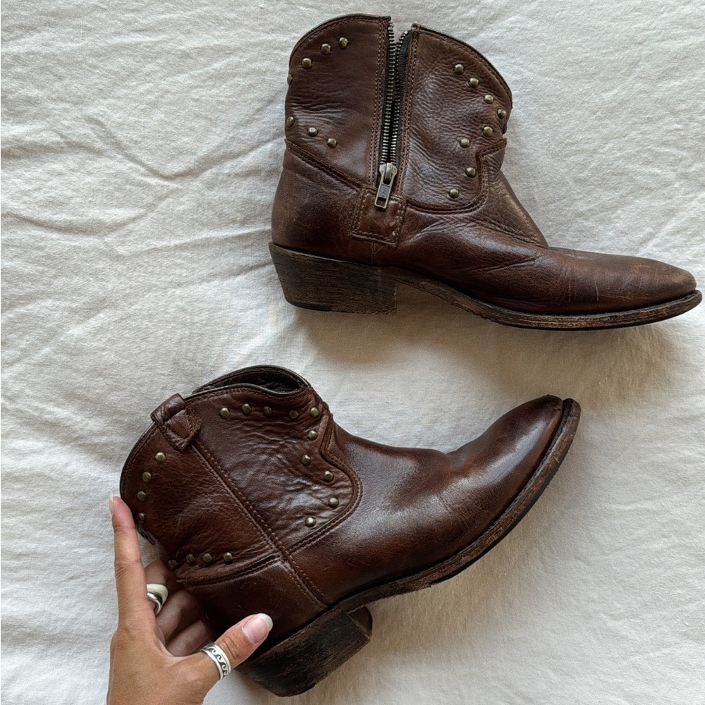Vintage Shoe Company Leather Cowboy Ankle Boots 6.5 Studs Zip USA - Picture 3 of 3